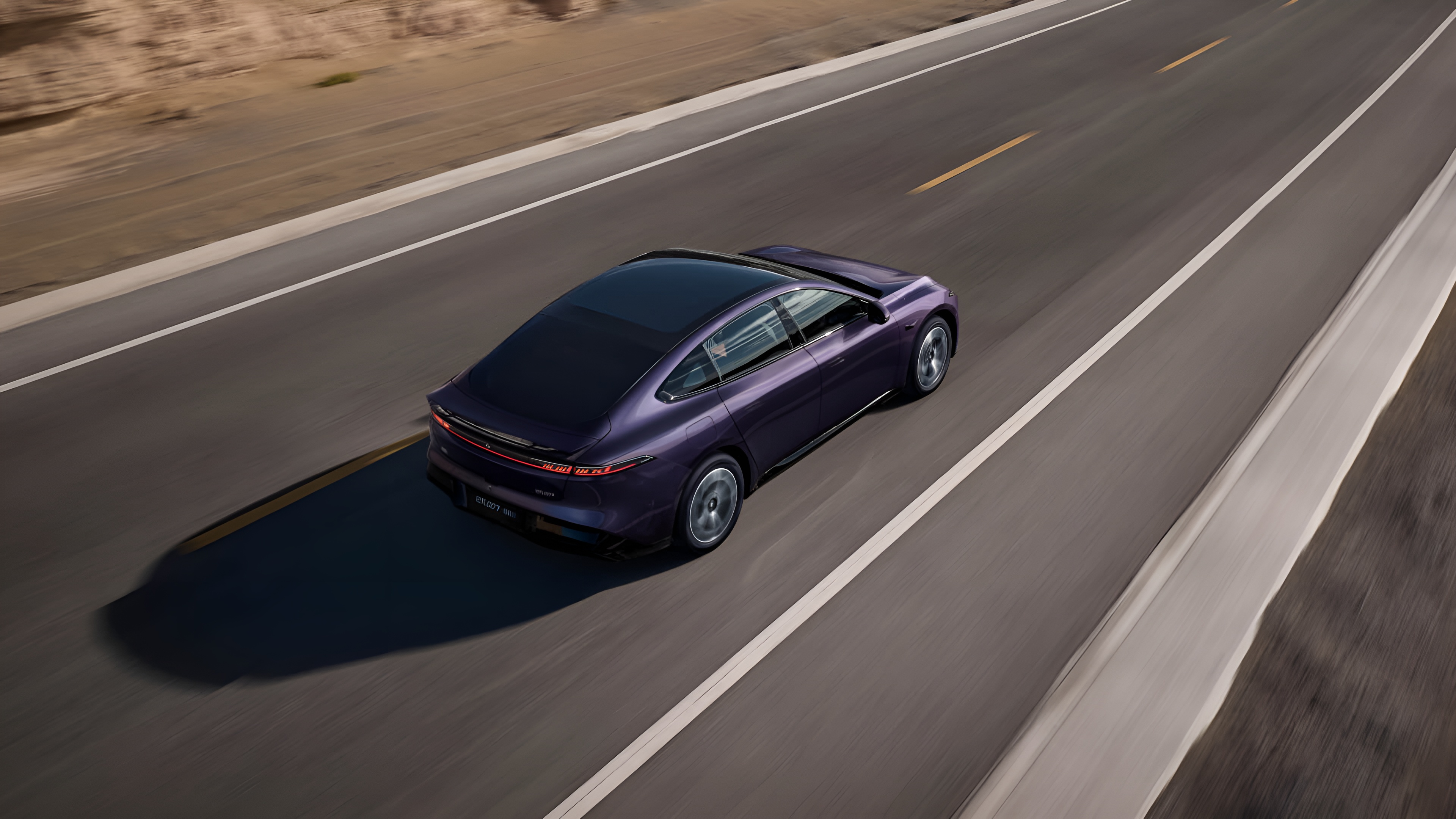 Гібридний автомобіль Dongfeng eπ007 DM